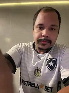 Ale Mineiro online show from May 31, 3:29 am