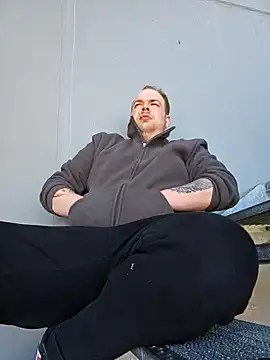 PupW0lfy online show from March 20, 11:16 am