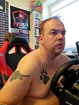 PupW0lfy online show from March 18, 3:01 pm