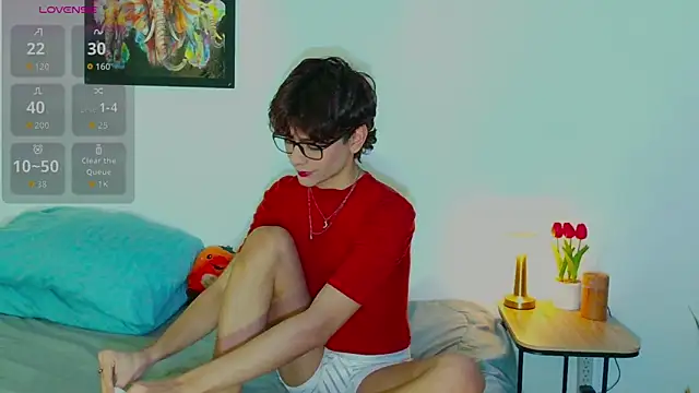 Snapshot of arnold_laurent_ chatting on September 22, 7:24 pm arnold laurent  online show from September 22, 7:24 pm