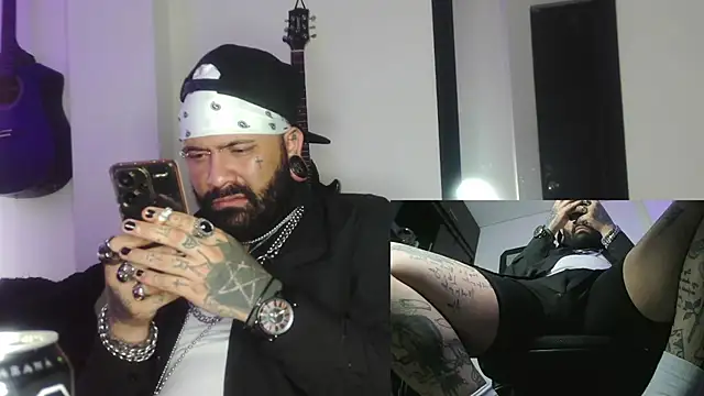 darkclothes online show from December 25, 7:34 pm