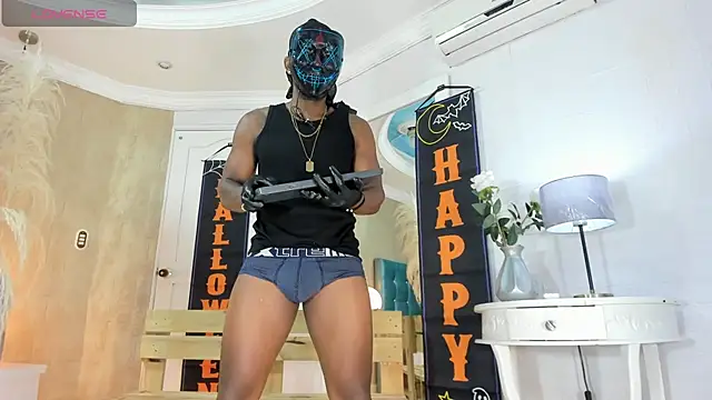 Snapshot of RicoBrown777_ chatting on October 7, 4:38 am RicoBrown777  online show from October 7, 4:38 am