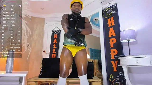 Snapshot of RicoBrown777_ chatting on October 17, 5:11 am RicoBrown777  online show from October 17, 5:11 am