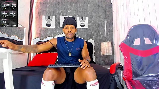 Snapshot of RicoBrown777_ chatting on January 19, 3:29 am RicoBrown777  online show from January 19, 3:29 am