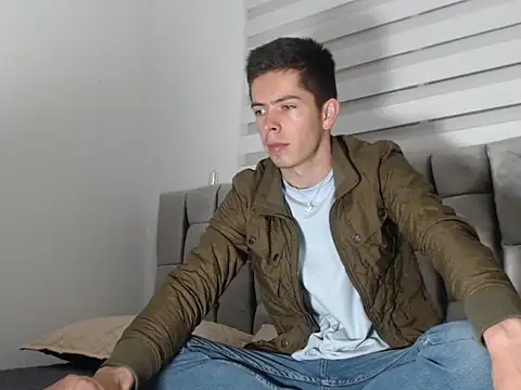 Eliantg online show from December 12, 1:32 am