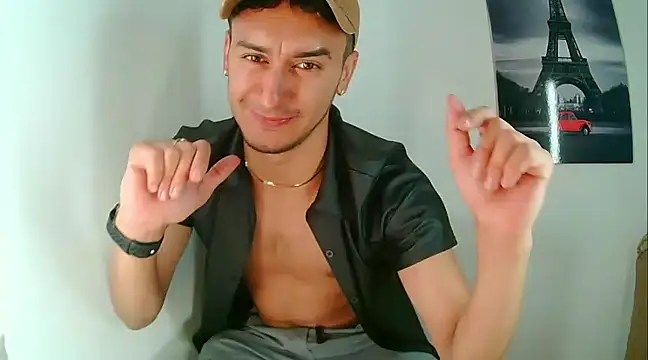 Snapshot of Kevin_Torres chatting on January 21, 4:33 am Kevin Torres online show from January 21, 4:33 am