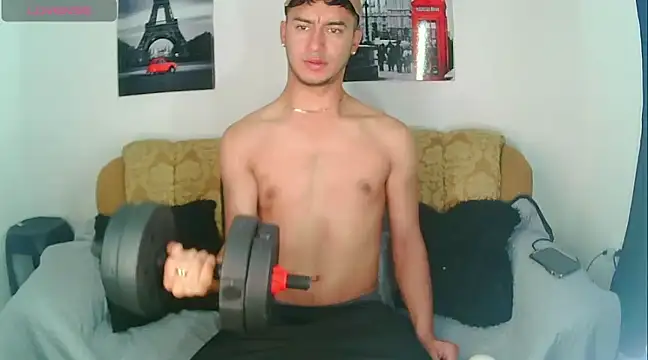 Snapshot of Kevin_Torres chatting on January 19, 2:49 pm Kevin Torres online show from January 19, 2:49 pm