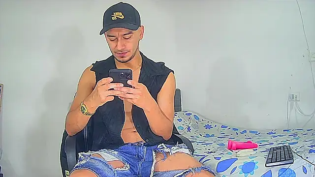 Kevin Torres online show from February 17, 1:32 pm