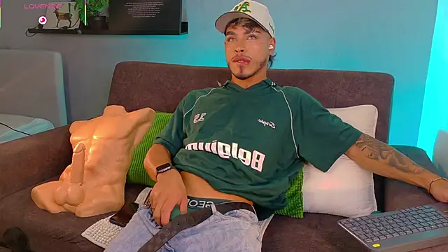 Ken-boy  online show from May 30, 9:42 am