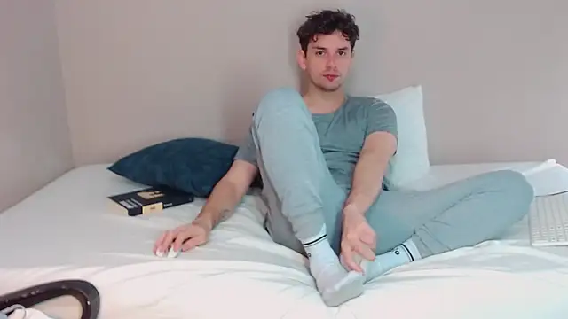 Elio555 online show from December 21, 4:57 pm