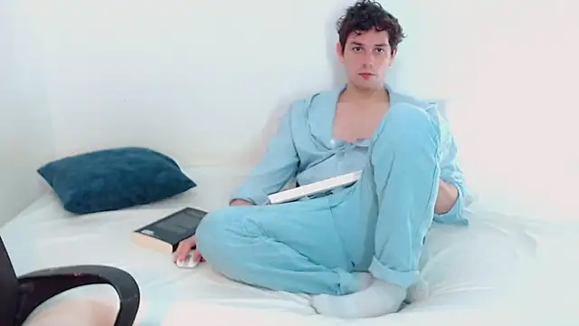 Elio555 online show from December 15, 4:59 pm