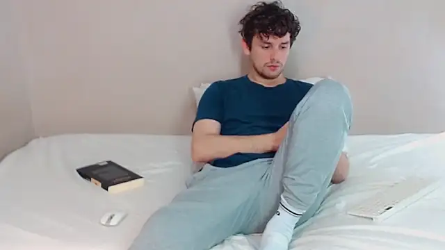 Elio555 online show from February 15, 9:39 pm