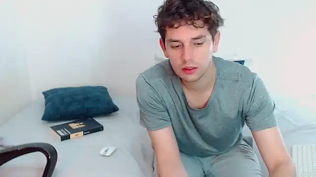 Elio555 online show from December 4, 1:42 pm