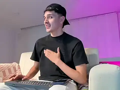 Snapshot of bastia_noooo chatting on January 13, 6:27 am bastia noooo online show from January 13, 6:27 am