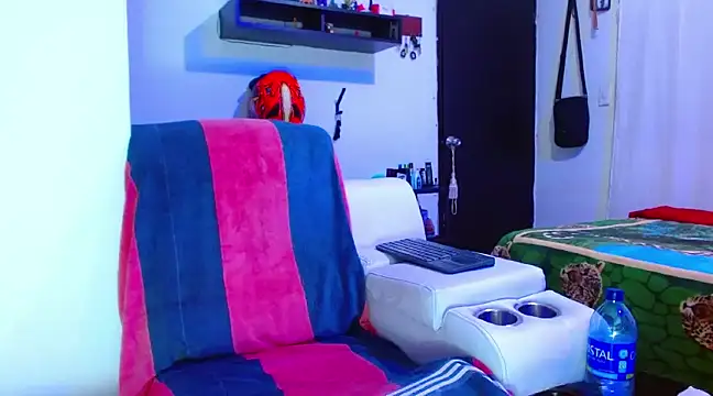 Michaell Myerss  online show from February 28, 9:33 pm