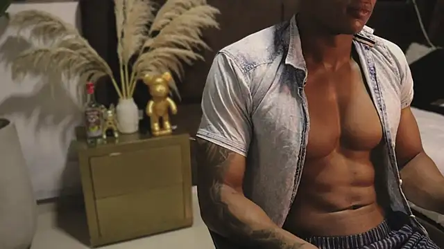 Logan Varela online show from January 24, 1:25 pm