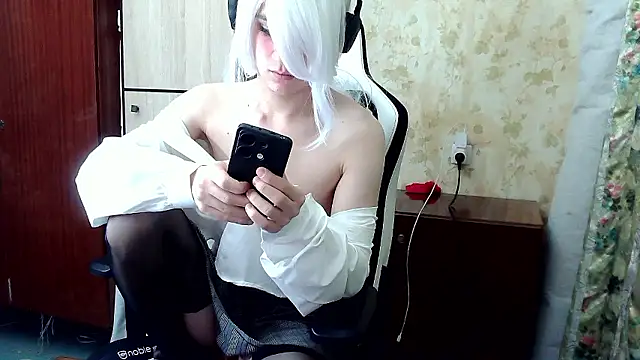 Snapshot of HilmarZ chatting on October 12, 5:29 pm HilmarZ online show from October 12, 5:29 pm