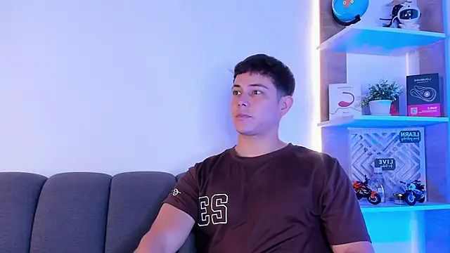 Alan hadid1 online show from February 1, 9:24 pm