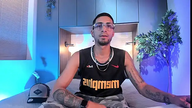 DrakeNeumann online show from May 26, 3:57 am