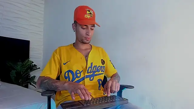 DrakeNeumann online show from February 27, 2:41 am