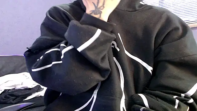 Snapshot of Andy_bapho chatting on September 14, 2:08 pm Andy bapho online show from September 14, 2:08 pm