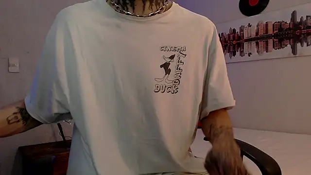 Snapshot of Andy_bapho chatting on December 29, 3:13 pm Andy bapho online show from December 29, 3:13 pm