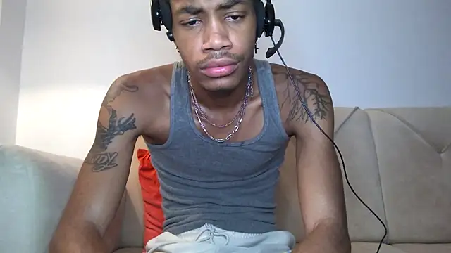 Skinnyblackman online show from November 11, 1:43 am