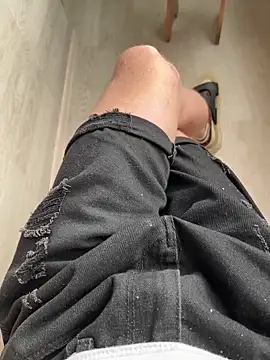 red red00 online show from October 15, 12:02 pm