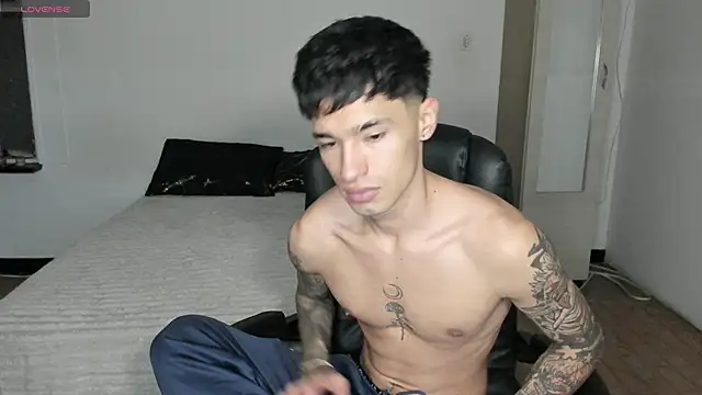 Damon  333 online show from March 12, 10:50 pm