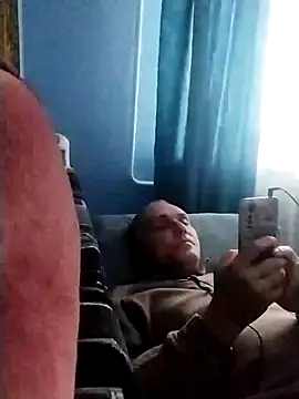 Pineapple04 online show from December 5, 8:55 am