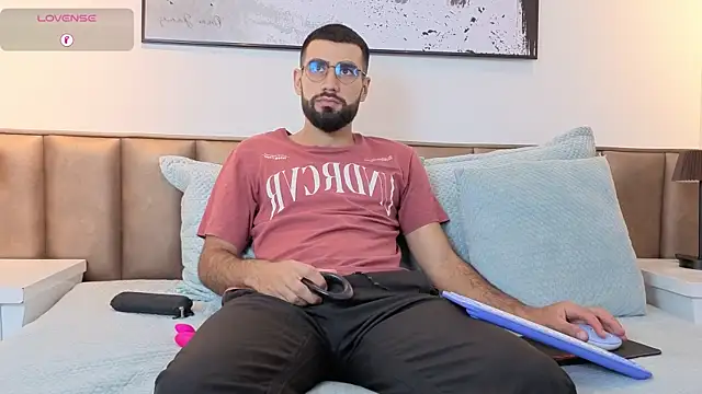 Ethan  Walker online show from March 6, 7:11 pm