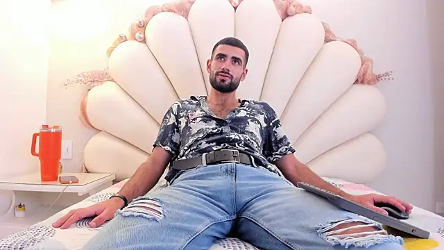 Ethan  Walker online show from December 20, 7:43 pm