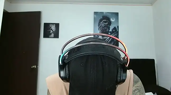 Hendry  online show from December 11, 2:32 am