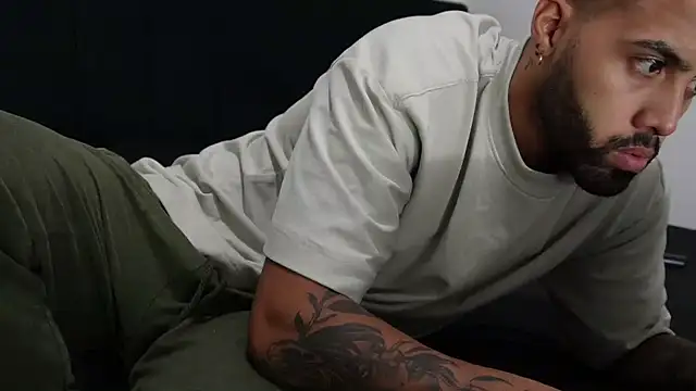 Hendry  online show from February 12, 2:24 am