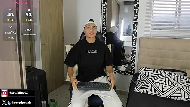 Snapshot of soyander03_ chatting on October 13, 11:27 am soyander03  online show from October 13, 11:27 am