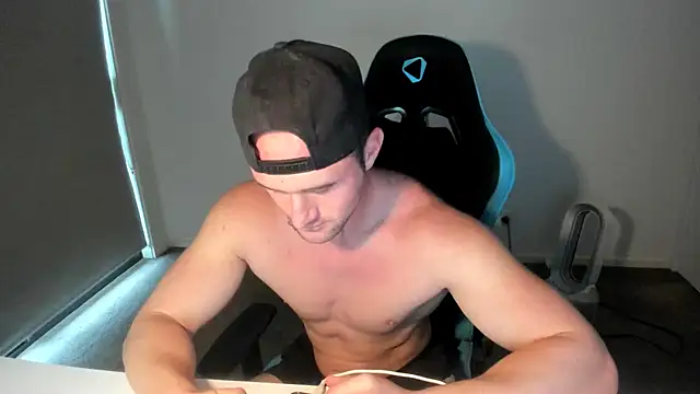  DownUnderFit  online show from November 15, 8:44 pm