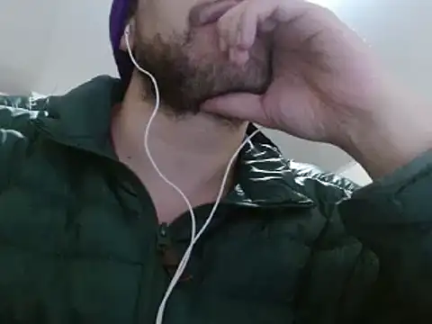 Snapshot of camiloking1720 chatting on December 18, 9:47 am camiloking1720 online show from December 18, 9:47 am