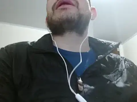 Snapshot of camiloking1720 chatting on February 12, 10:03 am camiloking1720 online show from February 12, 10:03 am