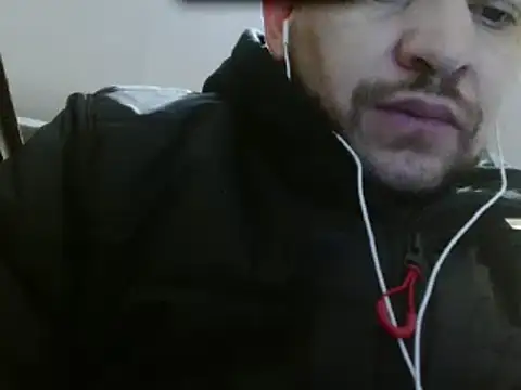 Snapshot of camiloking1720 chatting on February 2, 4:05 am camiloking1720 online show from February 2, 4:05 am