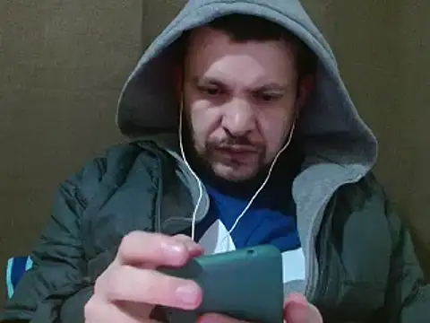 Snapshot of camiloking1720 chatting on February 7, 3:45 am camiloking1720 online show from February 7, 3:45 am