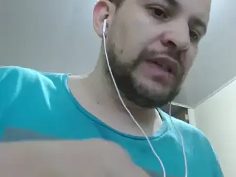 Snapshot of camiloking1720 chatting on February 28, 11:34 pm camiloking1720 online show from February 28, 11:34 pm