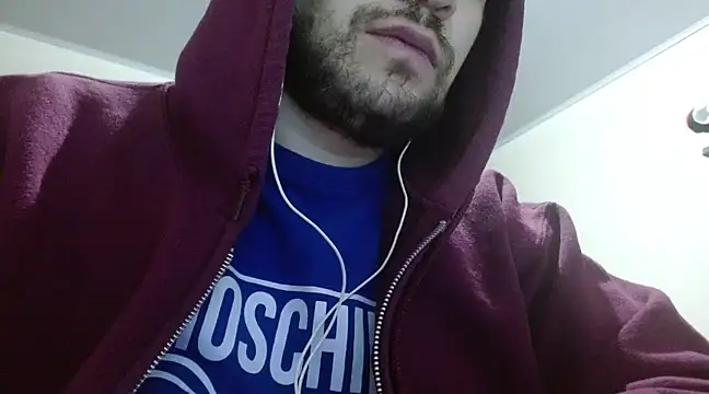 Snapshot of camiloking1720 chatting on March 10, 4:28 am camiloking1720 online show from March 10, 4:28 am