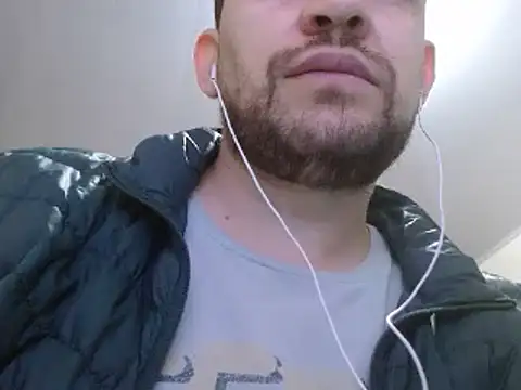 Snapshot of camiloking1720 chatting on February 27, 12:41 am camiloking1720 online show from February 27, 12:41 am