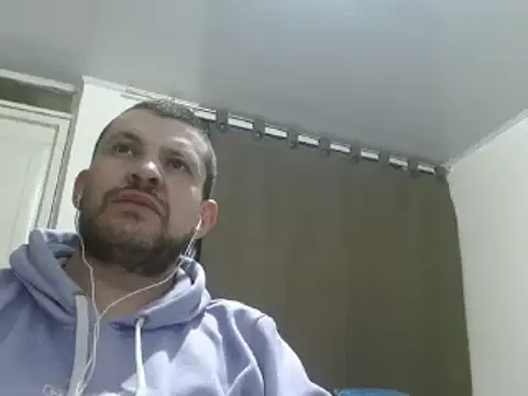 Snapshot of camiloking1720 chatting on February 3, 11:42 am camiloking1720 online show from February 3, 11:42 am