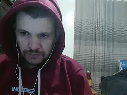 Snapshot of camiloking1720 chatting on January 18, 7:26 pm camiloking1720 online show from January 18, 7:26 pm