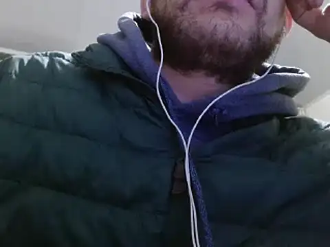 Snapshot of camiloking1720 chatting on February 1, 3:30 am camiloking1720 online show from February 1, 3:30 am