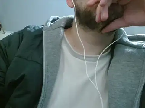 Snapshot of camiloking1720 chatting on February 23, 8:33 am camiloking1720 online show from February 23, 8:33 am