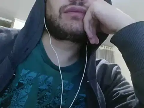 Snapshot of camiloking1720 chatting on January 22, 1:20 am camiloking1720 online show from January 22, 1:20 am