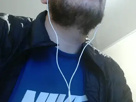 Snapshot of camiloking1720 chatting on February 11, 3:29 pm camiloking1720 online show from February 11, 3:29 pm