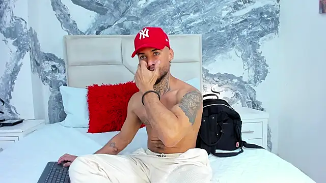 Snapshot of BruceNixon chatting on January 31, 11:35 pm BruceNixon online show from January 31, 11:35 pm